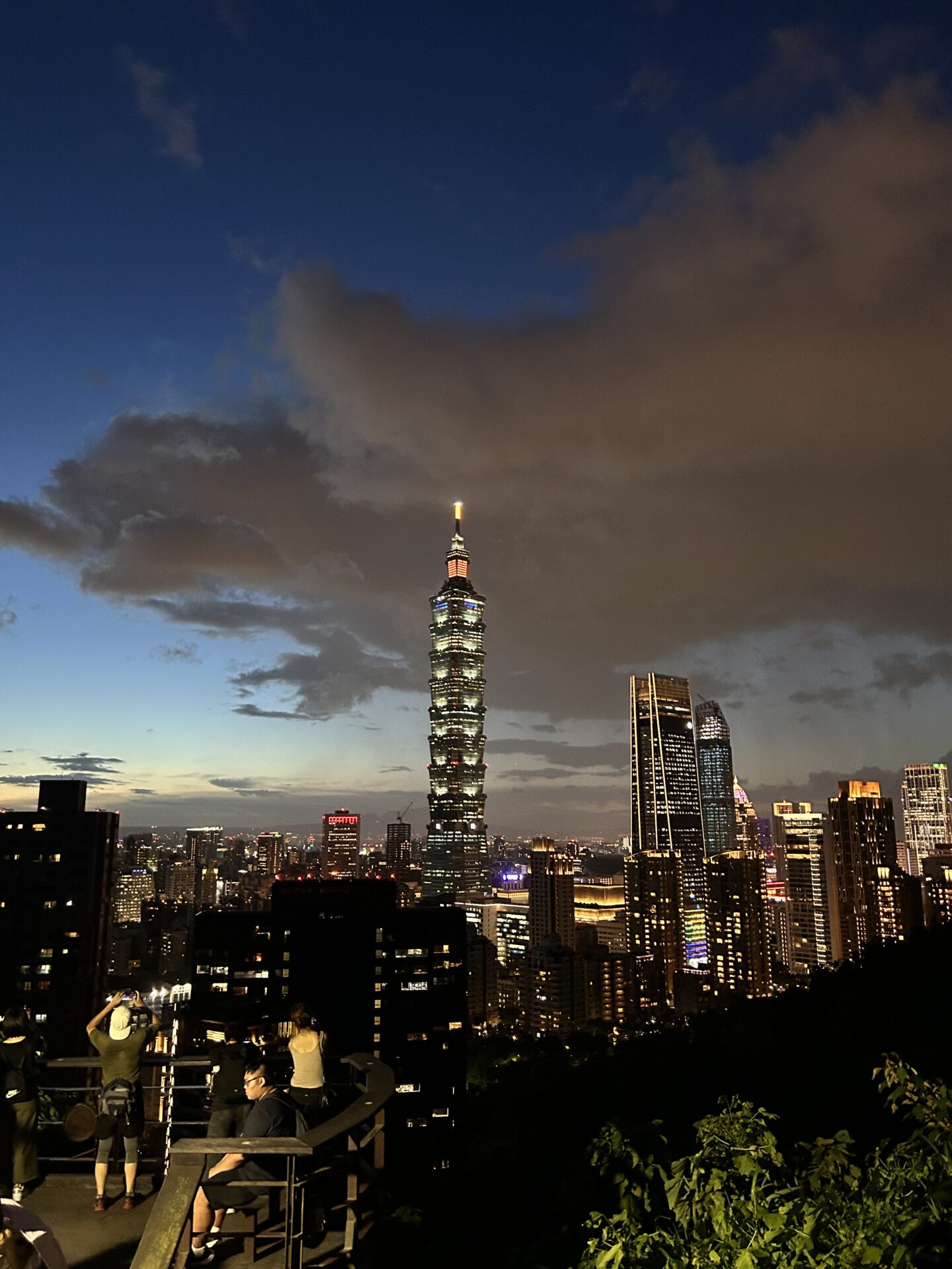 View on the way up to Elephant Mountain, Taipei.