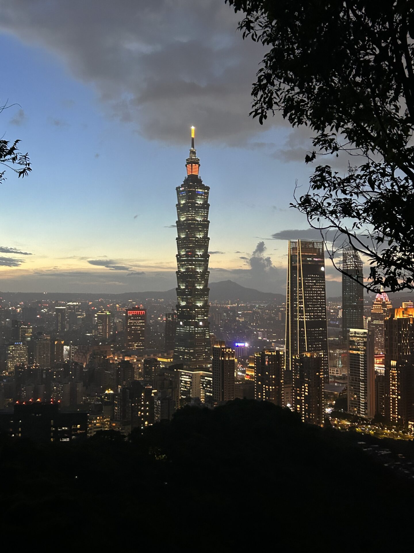 View from the top of Elephant Mountain, Taipei.