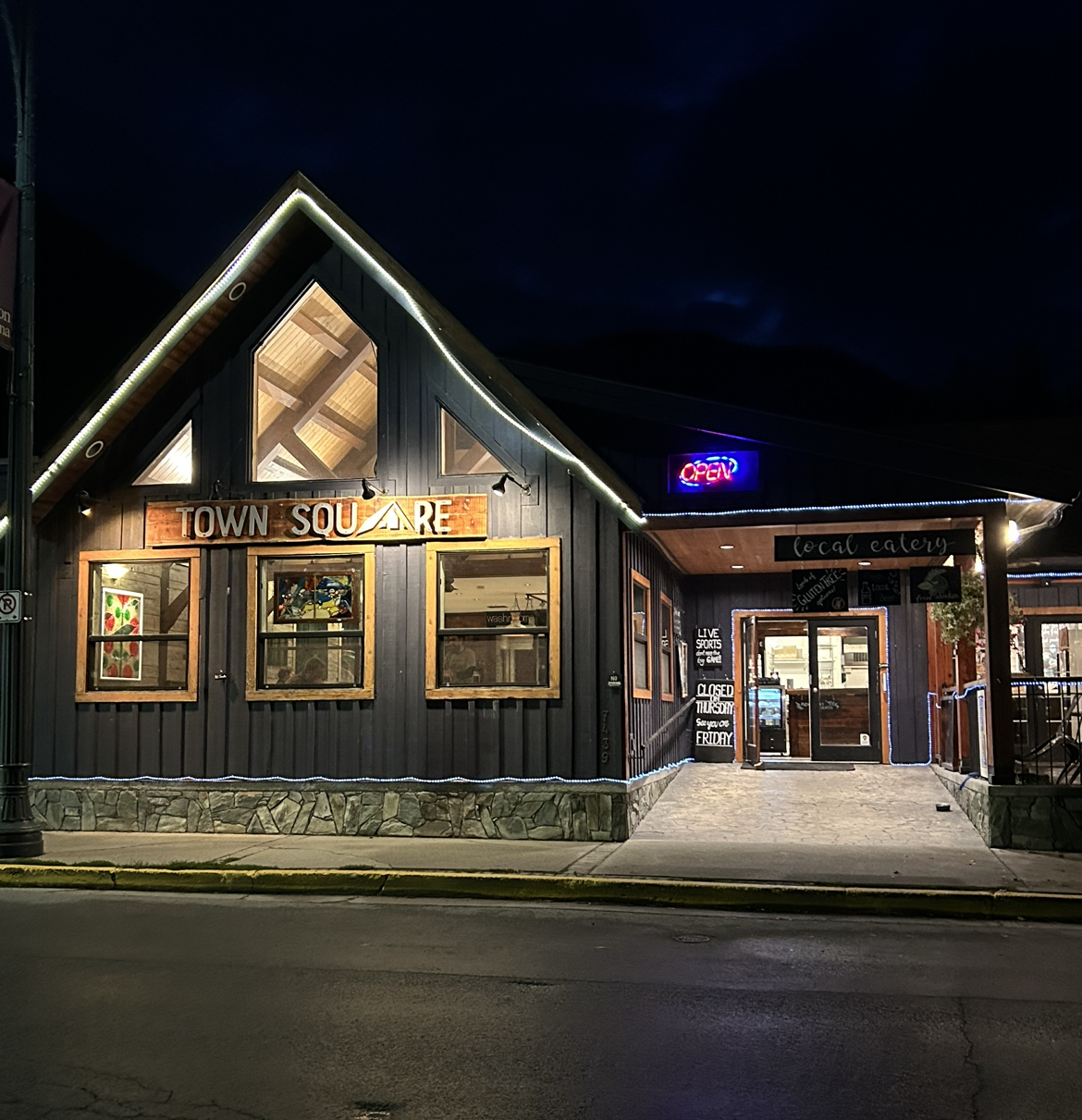 Town Square Restaurant Pemberton Front